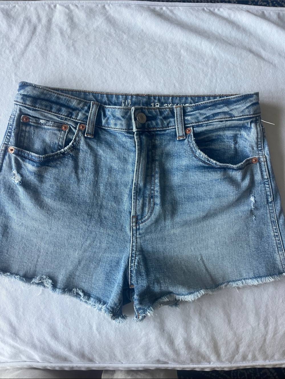 GAP Women's Size 18  Light Wash Denim Cutoff Shorts
